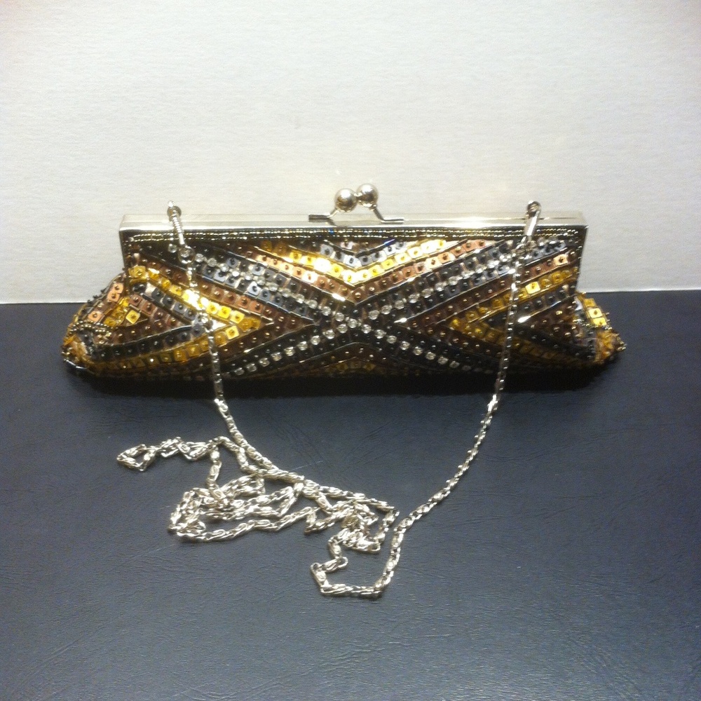 DIAMOND BEADED BAG